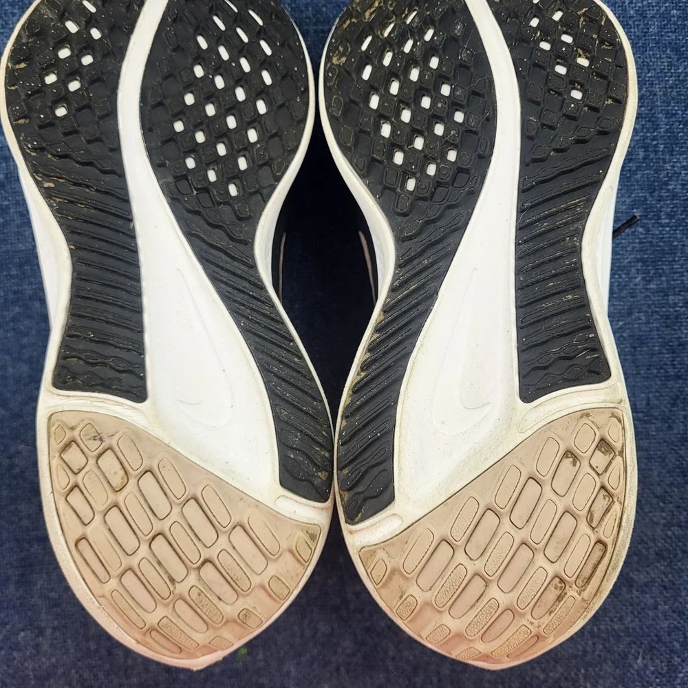 Nike Quest 5 Women Running Shoes Teal Black White Size 7 Activewear Athletic
